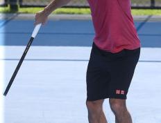 玩加竞技-费德勒迎来七赛季高光表现，巴黎圣日耳曼球迷沸腾！的简单介绍