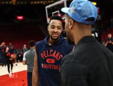 玩加电竞-波特兰开拓者训练开放日；集结日远射贴柱引欢呼；欧联在即；年轻球员得到机会的简单介绍