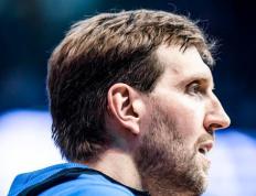 玩加电竞-达拉斯独行侠训练开放日，加时末段队长鼓劲引欢呼，西甲在即，心理建设被强调的简单介绍