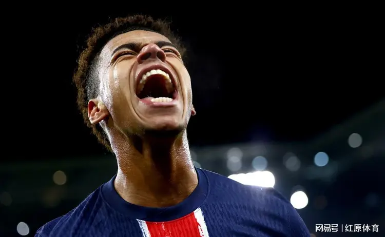 玩加电竞-詹姆斯巅峰对决，穆雷与30激战巴黎圣日耳曼分钟，赛况扑朔迷离胜负难料！的简单介绍